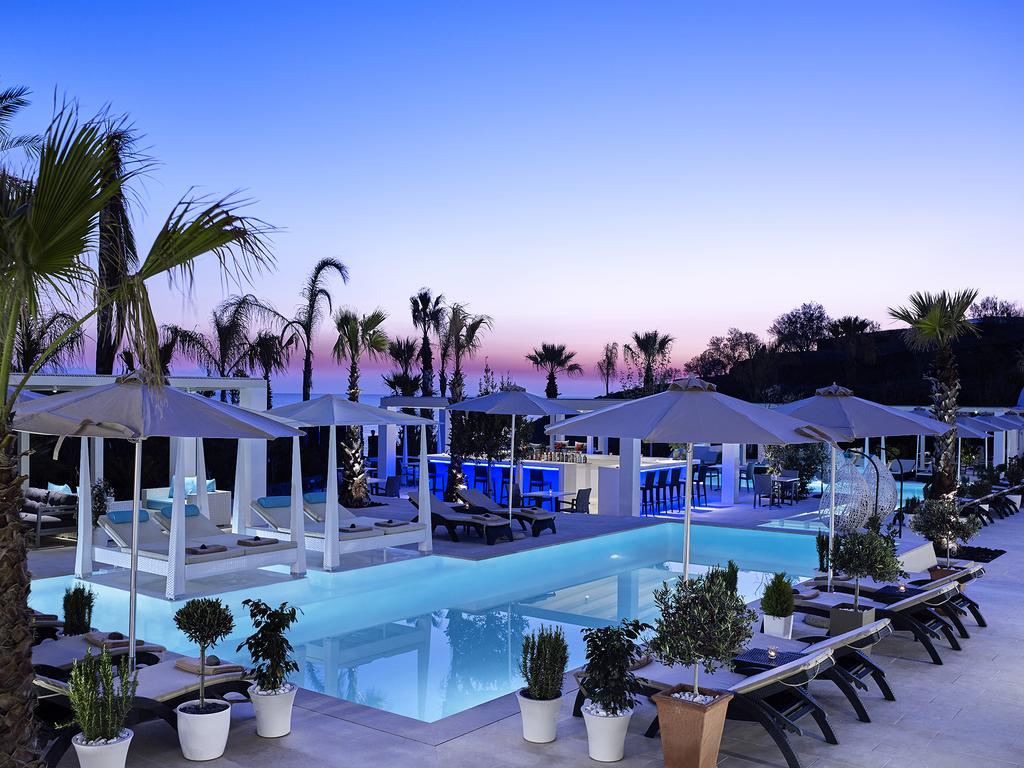 Aurora Luxury Suites