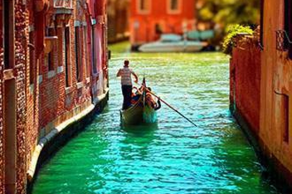 veniceE672F8C2-CE4E-EFF7-D194-33456BCE6F7A.jpg