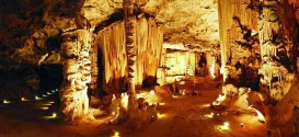 03_THE_FAMOUS_CANGO_CAVES_HIGH_RES.jpg